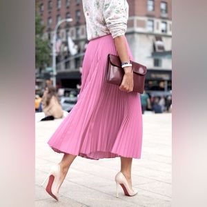 Minimum pleated pink skirt sz 4 midi